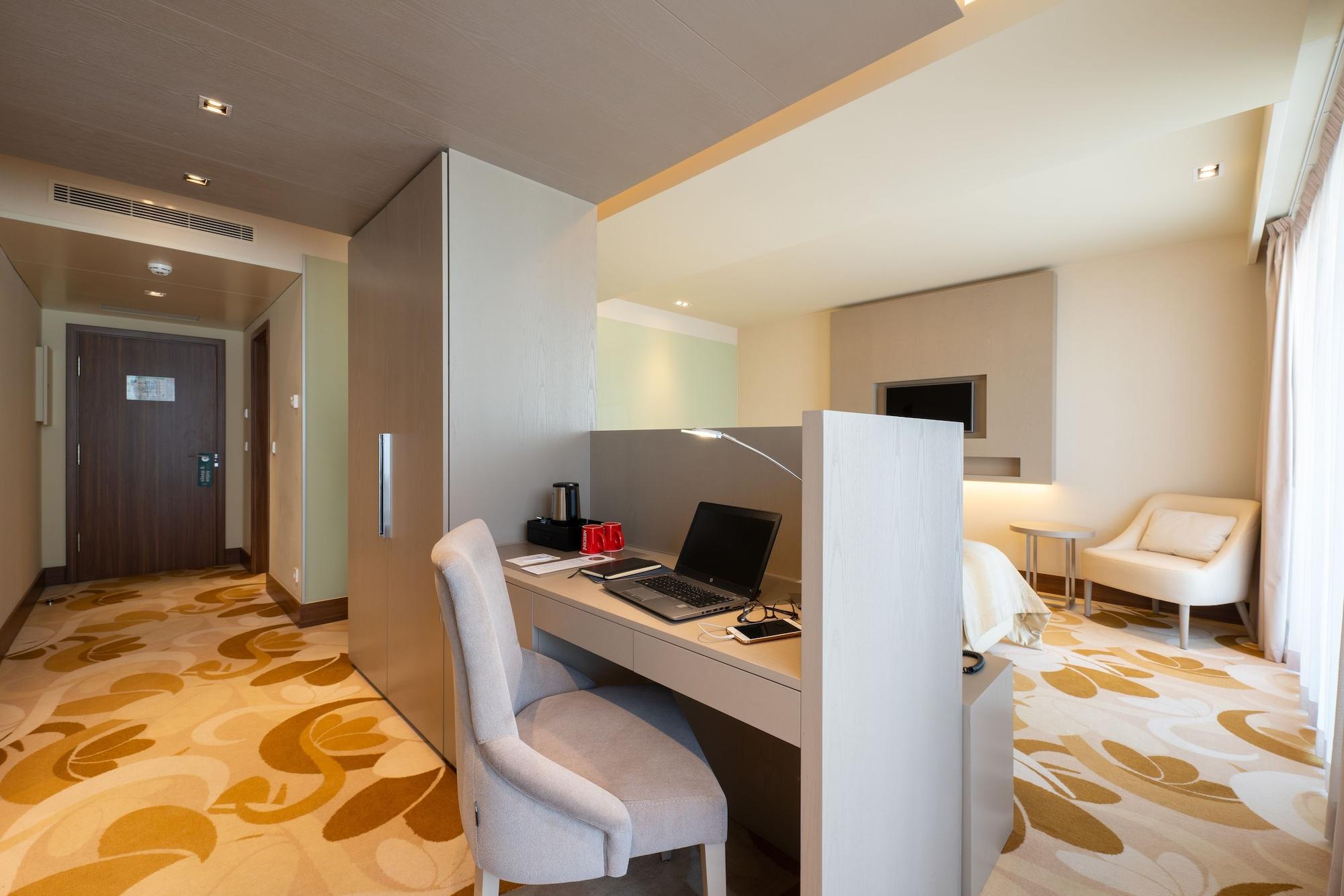 Smy Hotel 4*