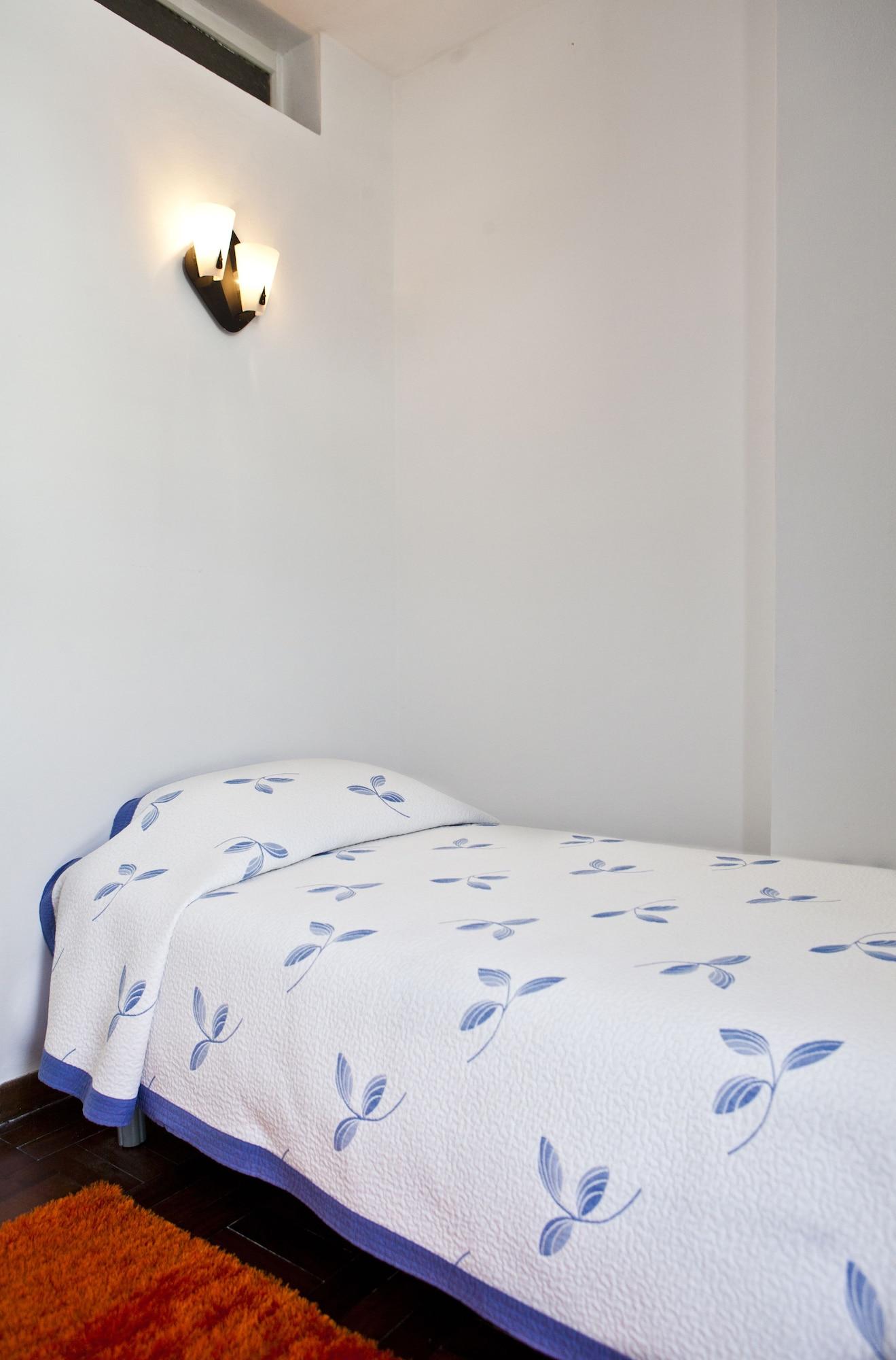 Acomodação com café da manhã  Residencial Colombo Funchal (Madeira)