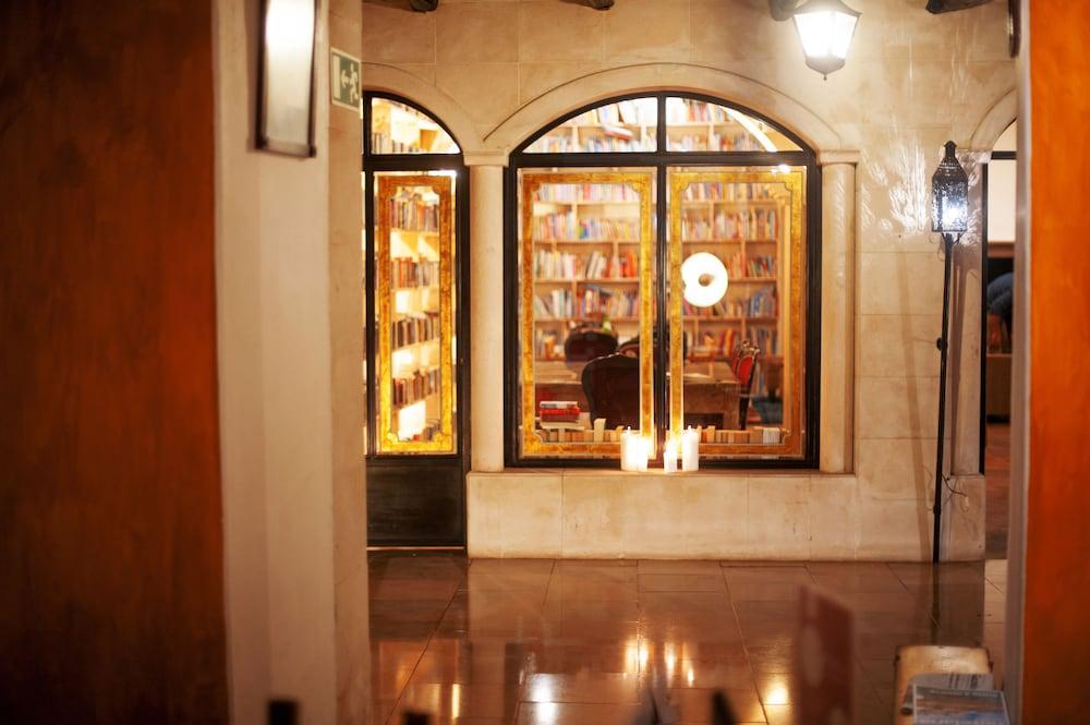 Hotel The Literary Man 4*