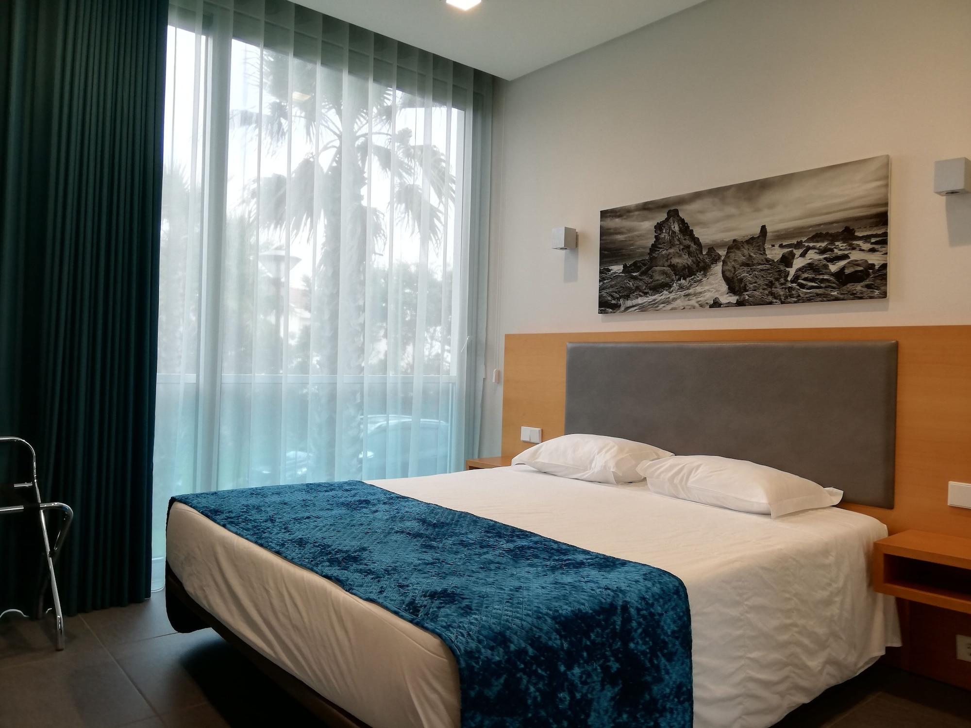 Whalesbay Aparthotel 4*