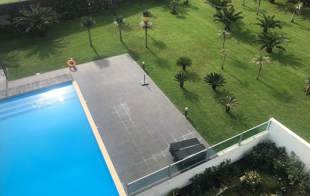 Whalesbay Aparthotel 4*