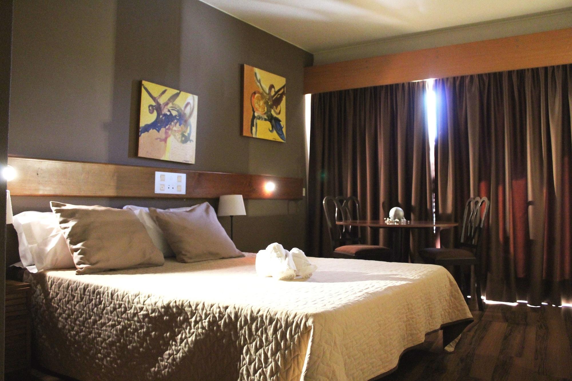 Meia Lua Hotel