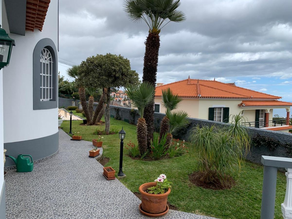 Appartement Funchal Apt- Sleeps 2 - Pool & Parking - Madeira