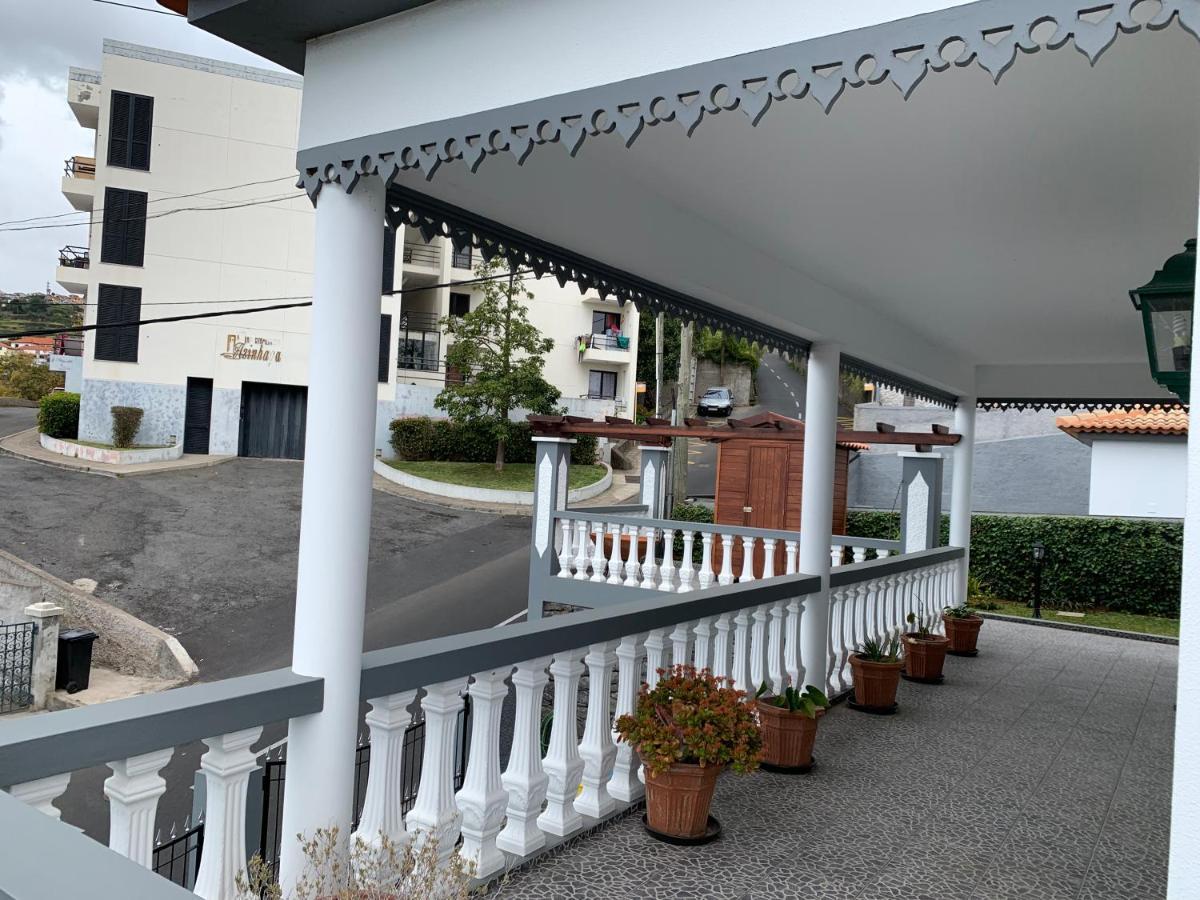 Appartement Funchal Apt- Sleeps 2 - Pool & Parking - Madeira