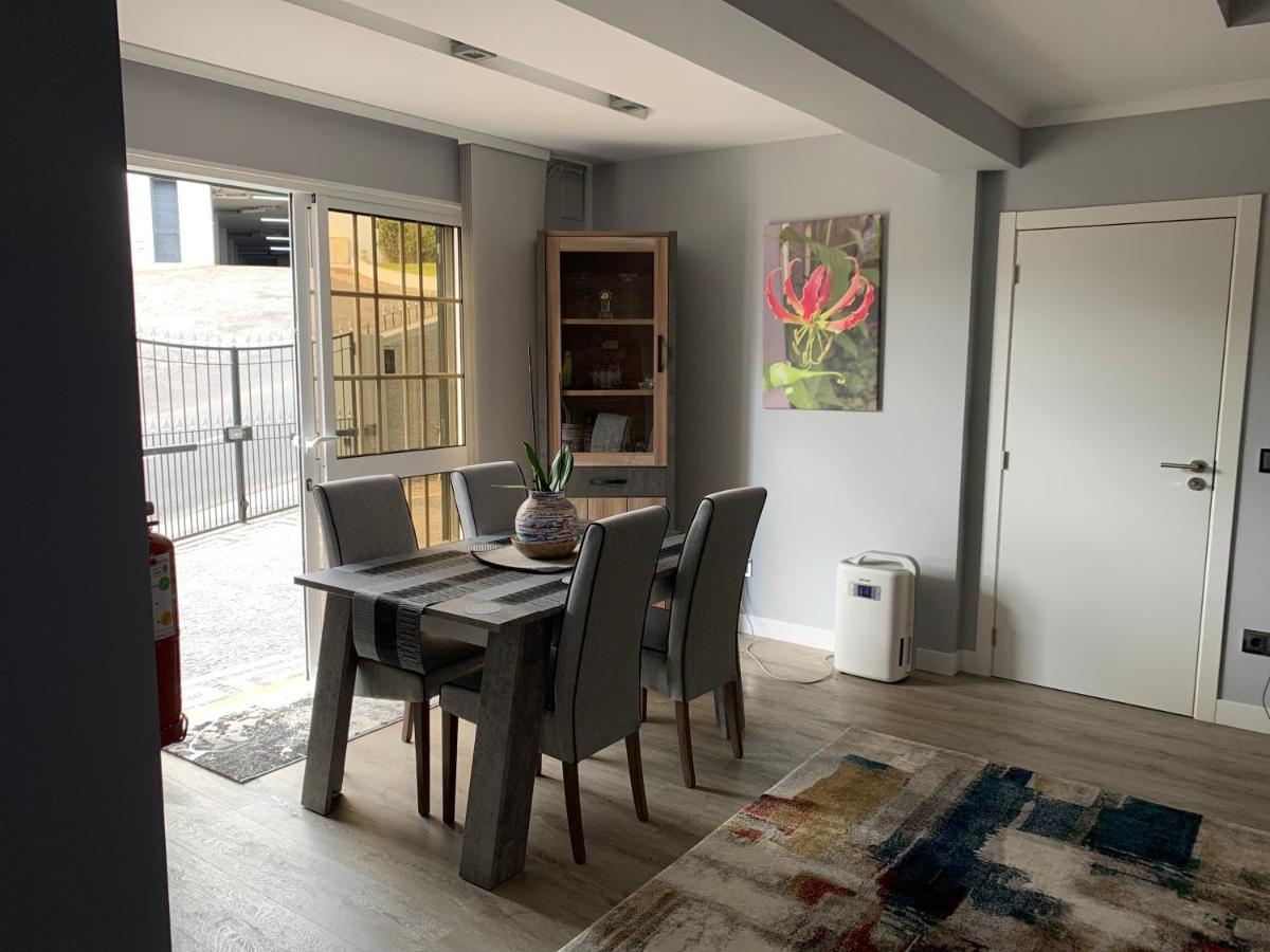 Funchal Apt- Sleeps 2 - Pool & Parking - Madeira Funchal (Madeira)