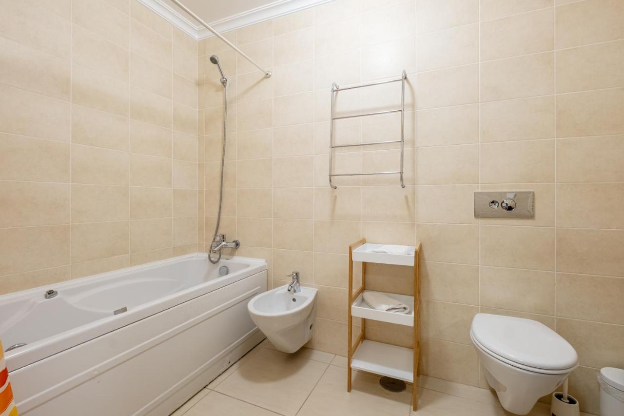 Poolside Peniche Apartment *
