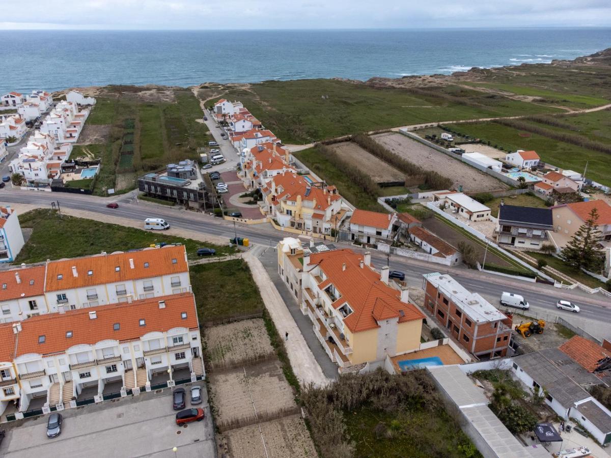 Poolside Peniche Baleal