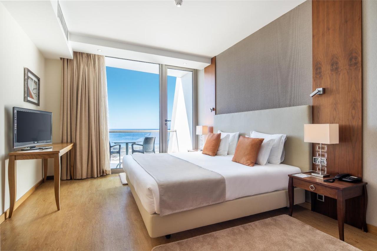 Hotel Angra Marina 5*