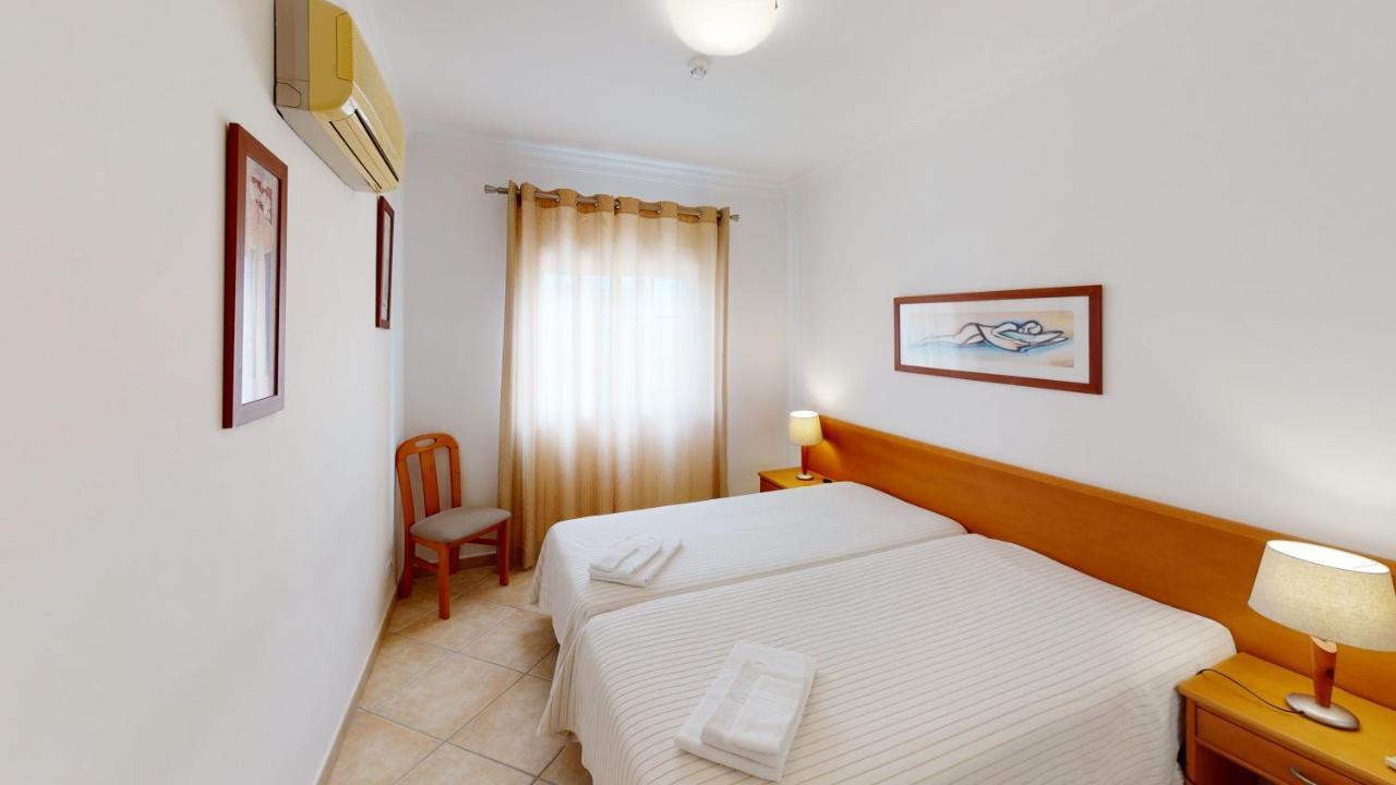 Da Lota - Beachfront Aparthotel Manta Rota