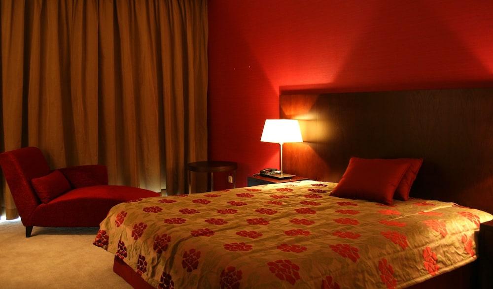 Bejaparque Hotel 4*