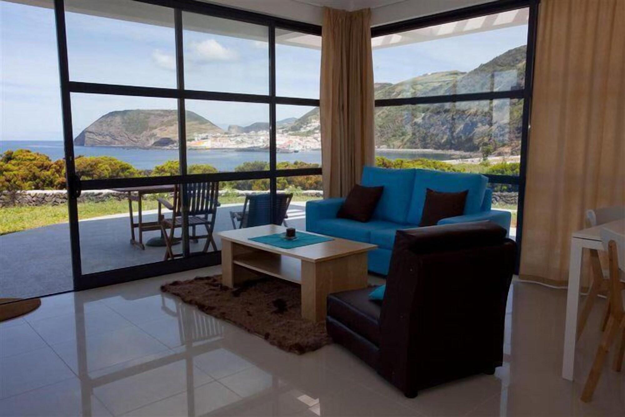 Guest house Cantinho Buganvilias At****