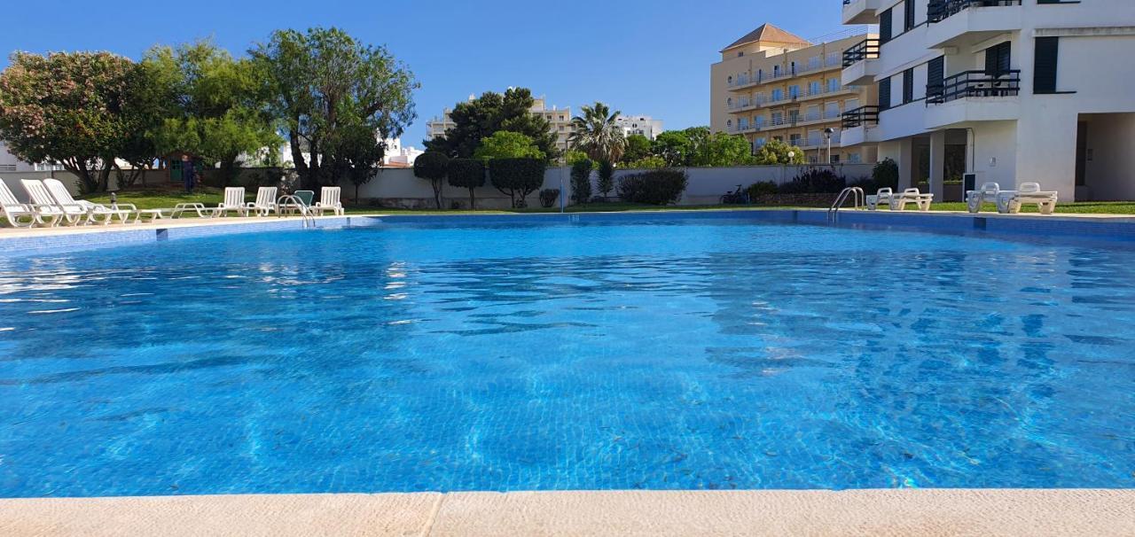 Apartment Peixe And Barco Studio's *