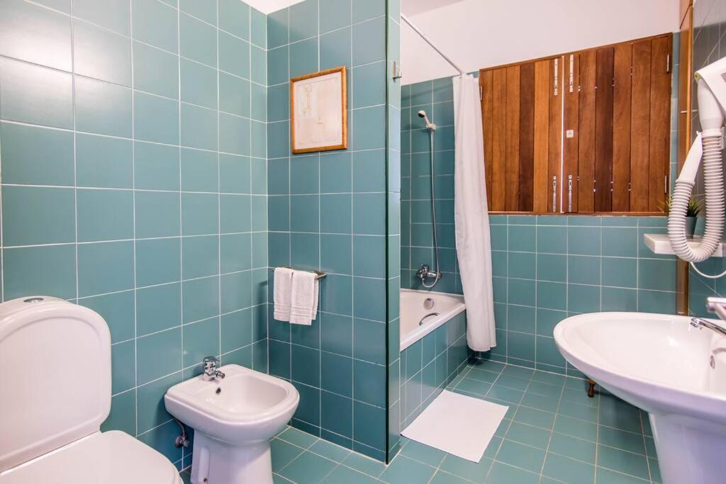 Pousada Beachside 5 Bdr 6 Baths Sleeps 9plus Ppl Aljezur