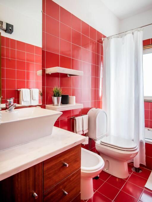 Beachside Paradise! 5 Bdr + 6 Bath Sleeps 12+ppl