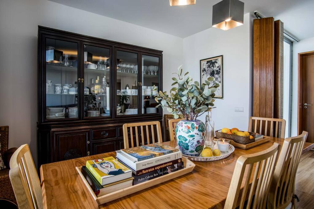 Villa Beachside Paradise! 5 Bdr + 6 Bath Sleeps 12+ppl Aljezur