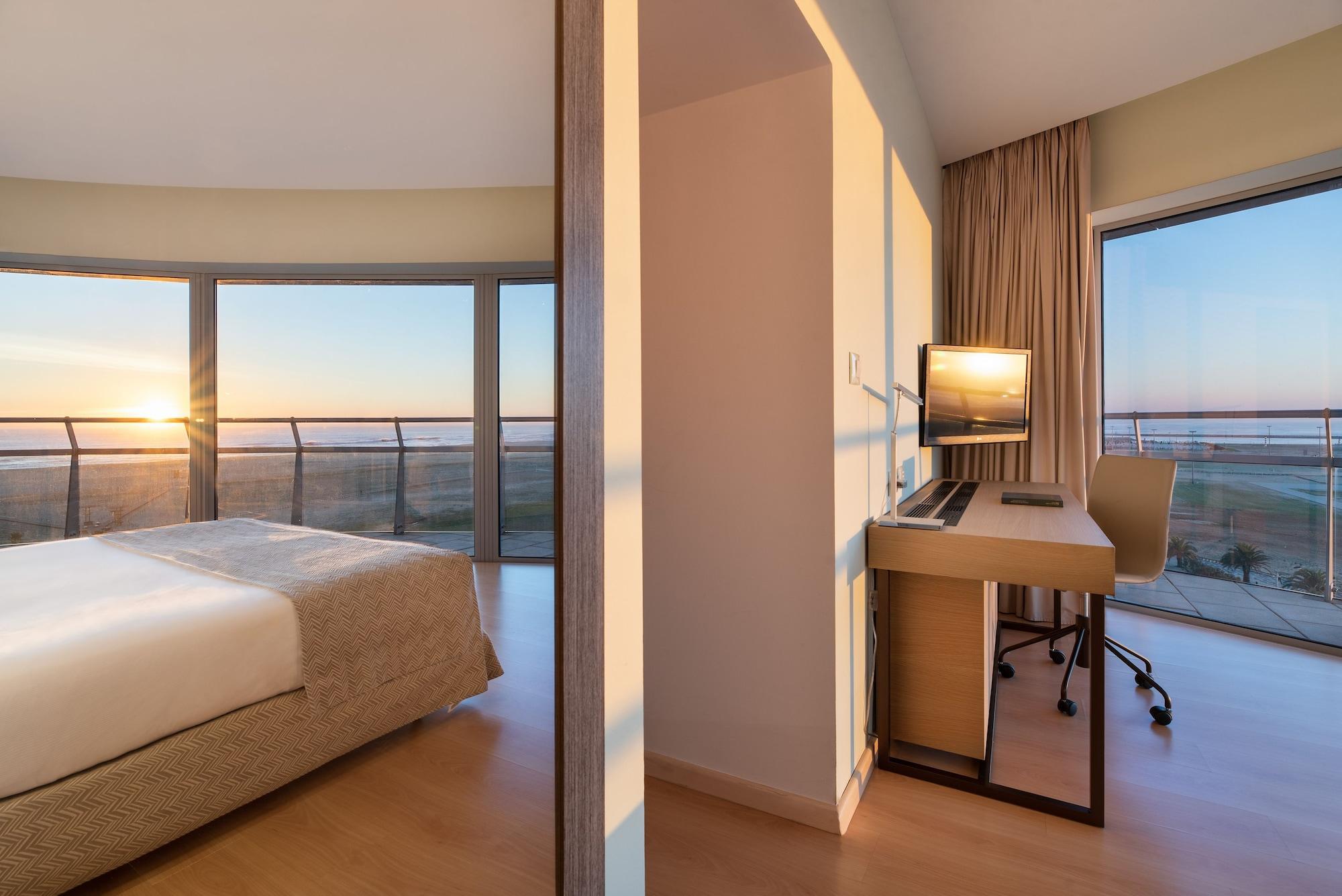Eurostars Oasis Plaza 4*