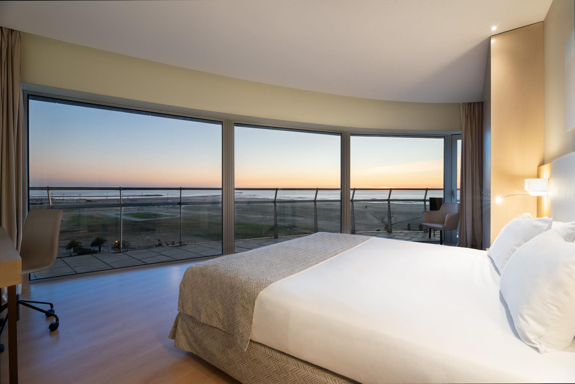 Eurostars Oasis Plaza 4*