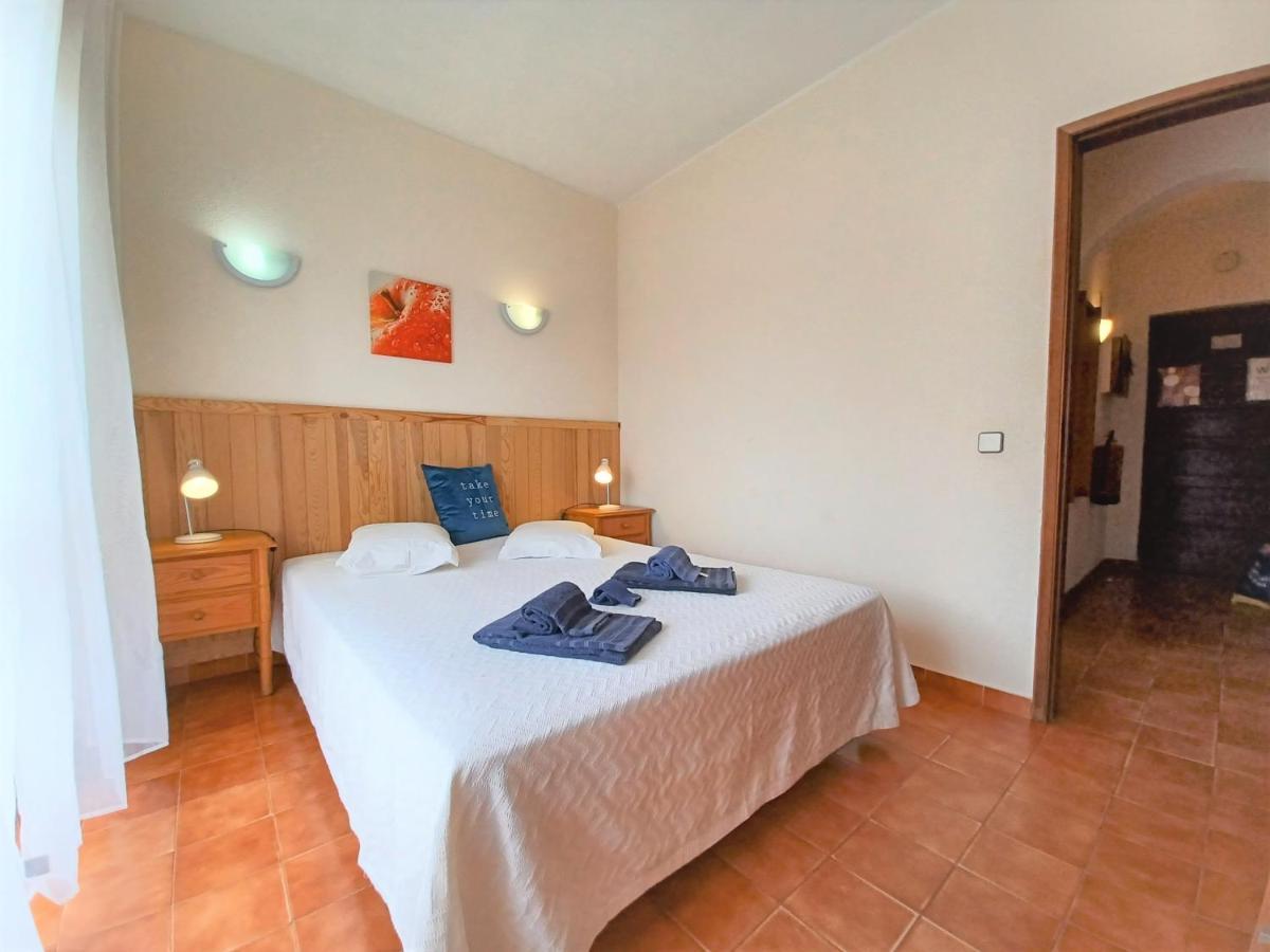 Apartment Castelos 1 *