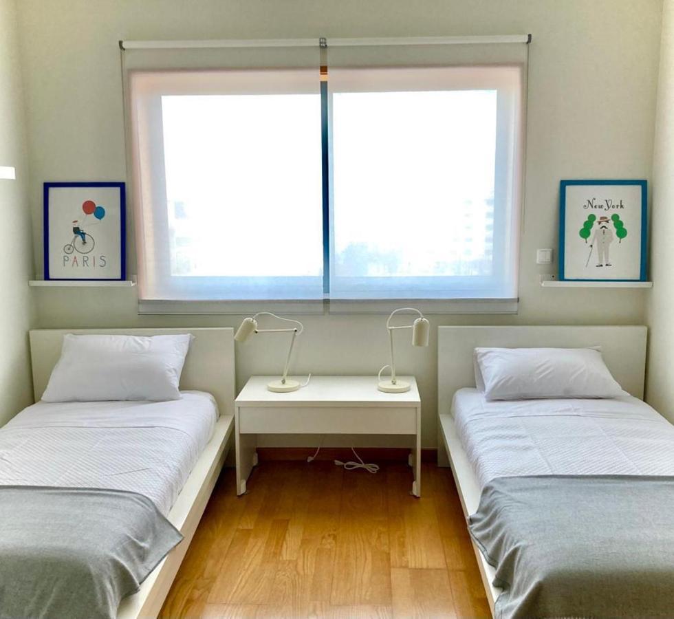 Yellow Five Apartment