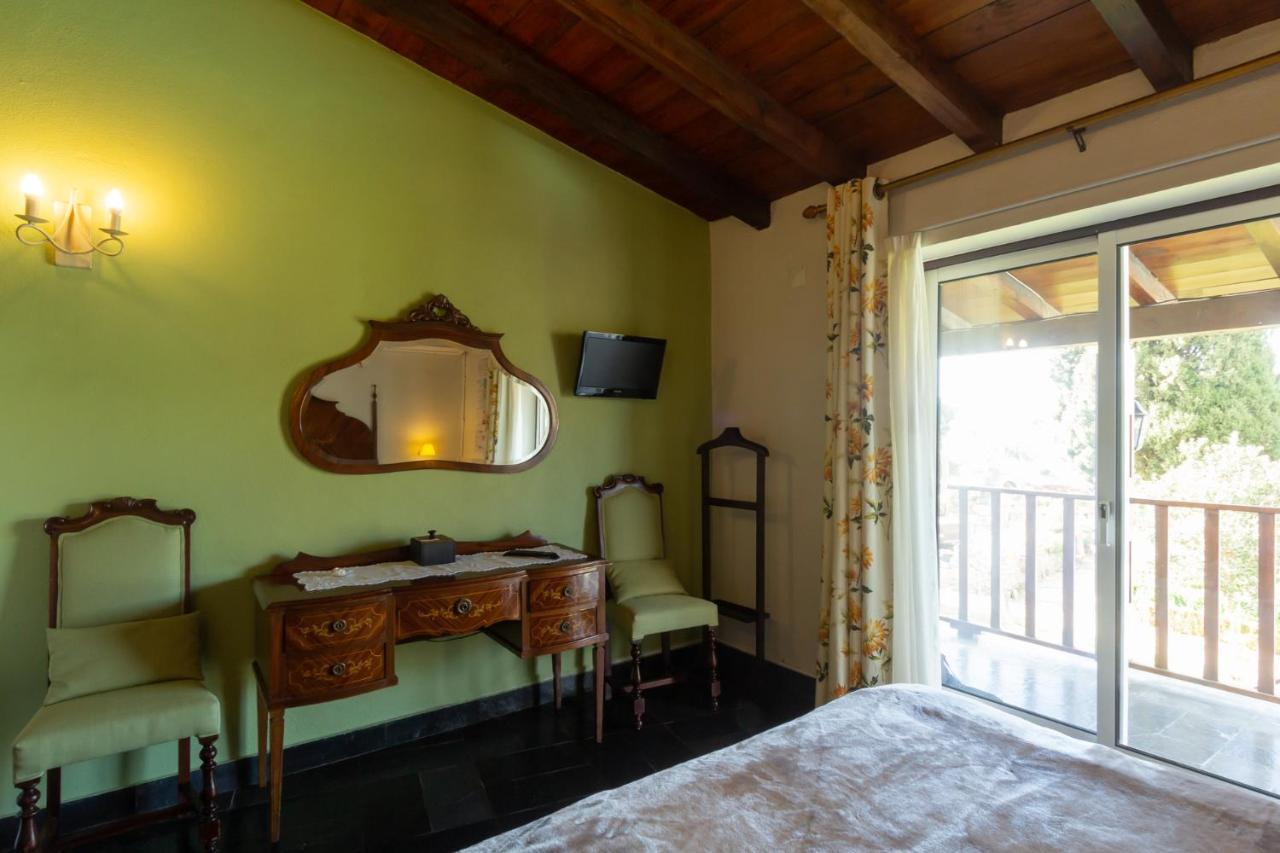 Quintal De Alem Do Ribeiro-turismo Rural Guest house Lousa (Central Portugal)