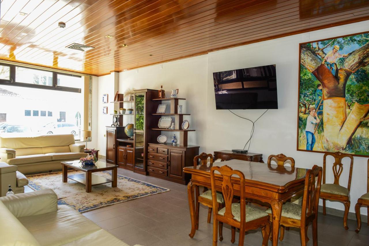Bed & Breakfast Estalagem Sequeira 3*