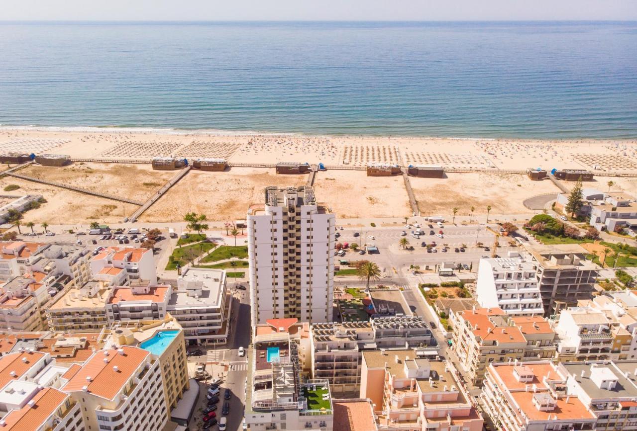 Baia De Hotel