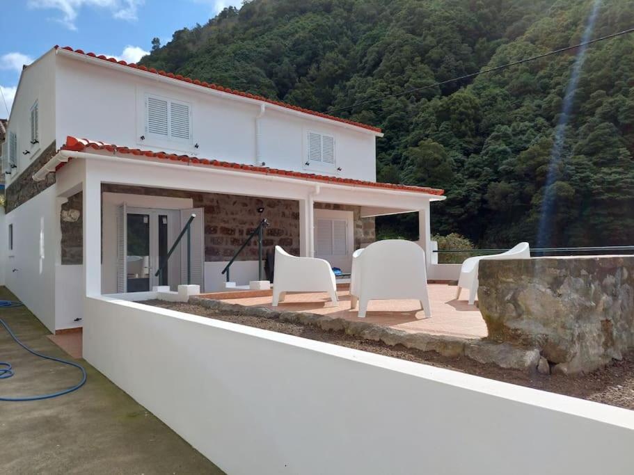Casa Do Sanguinho Holiday home Faial da Terra