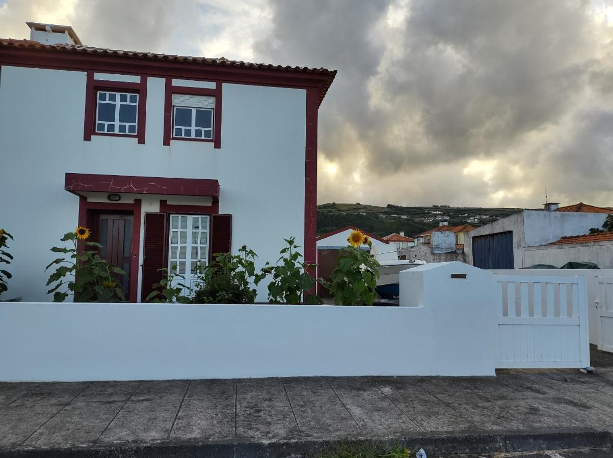 Casa Frente Al Mar Y Completamente Restaurada Santa Cruz das Flores