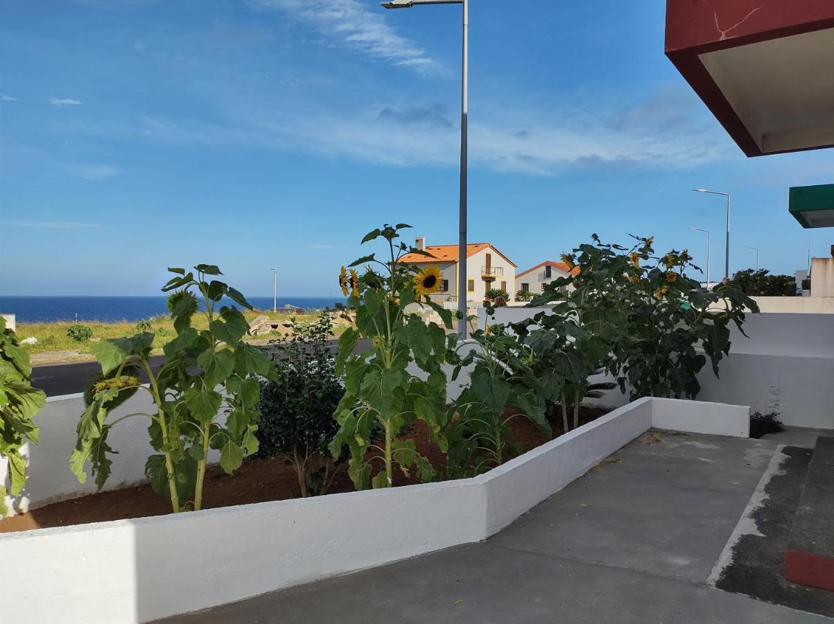 Casa Frente Al Mar Y Completamente Restaurada Сasa de vacaciones Santa Cruz das Flores
