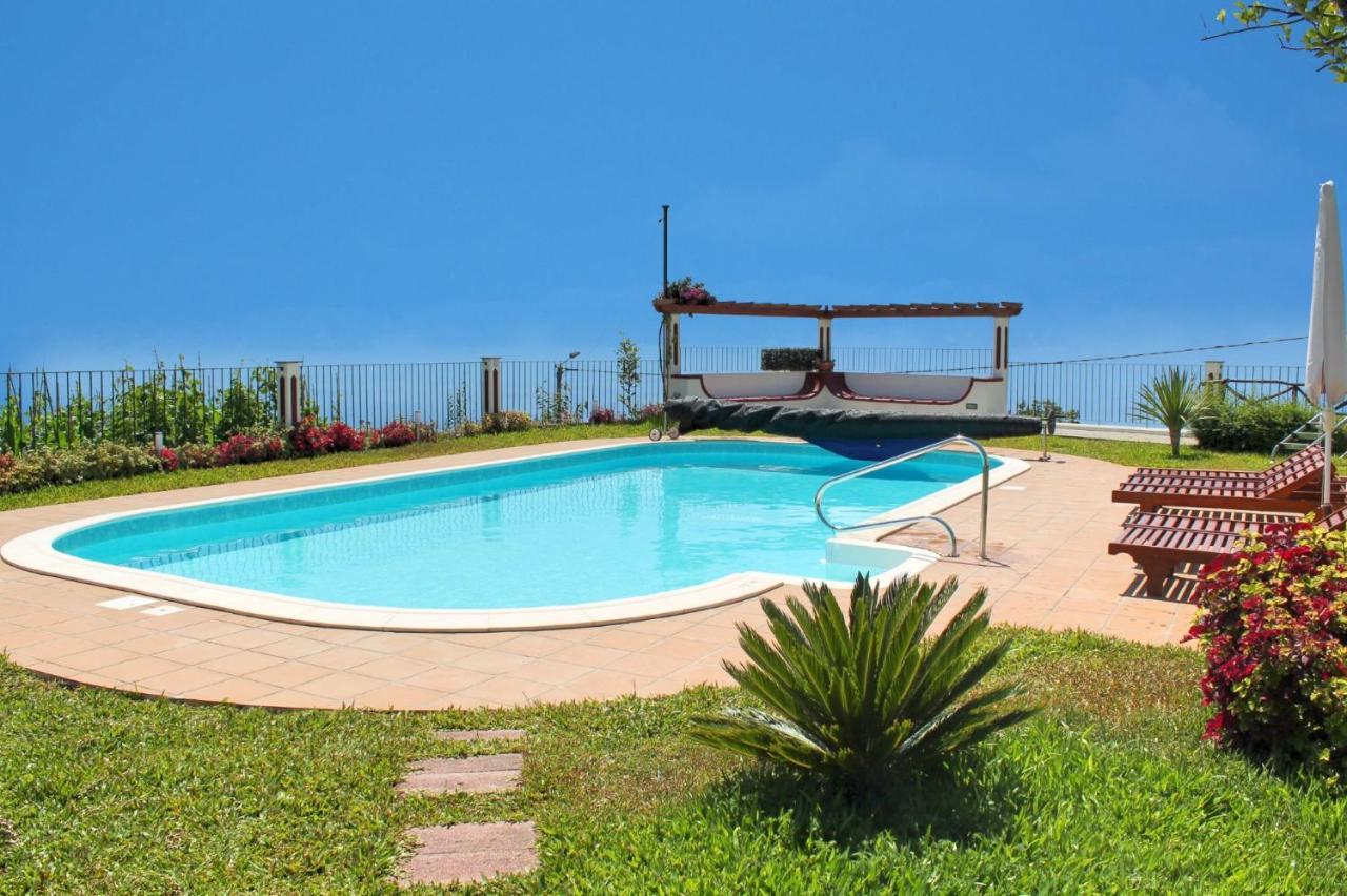 Theos House By * Faja da Ovelha