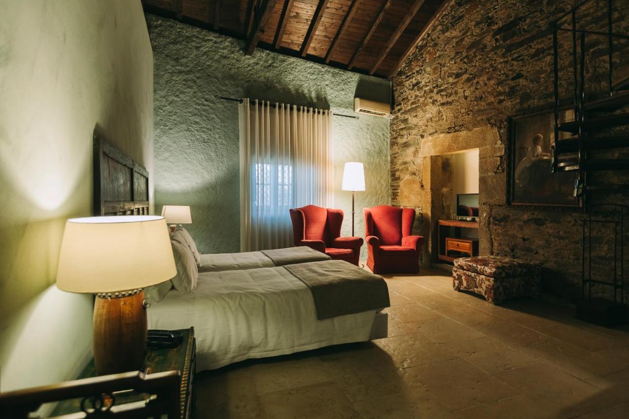 Casa Pipas / Quinta Do Portal Sabrosa