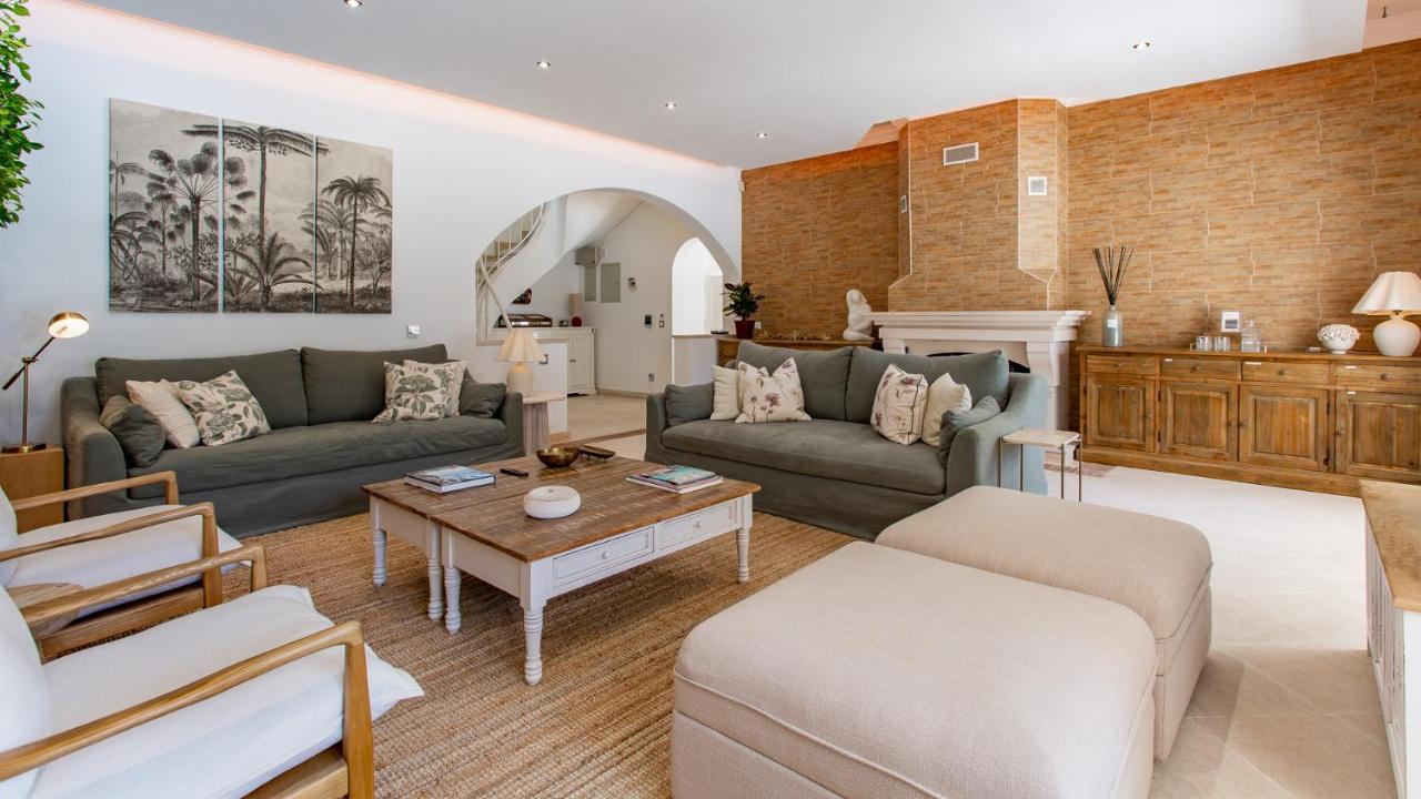 Villa Portuguese Mansion Close To Marina, Golf And Beach.