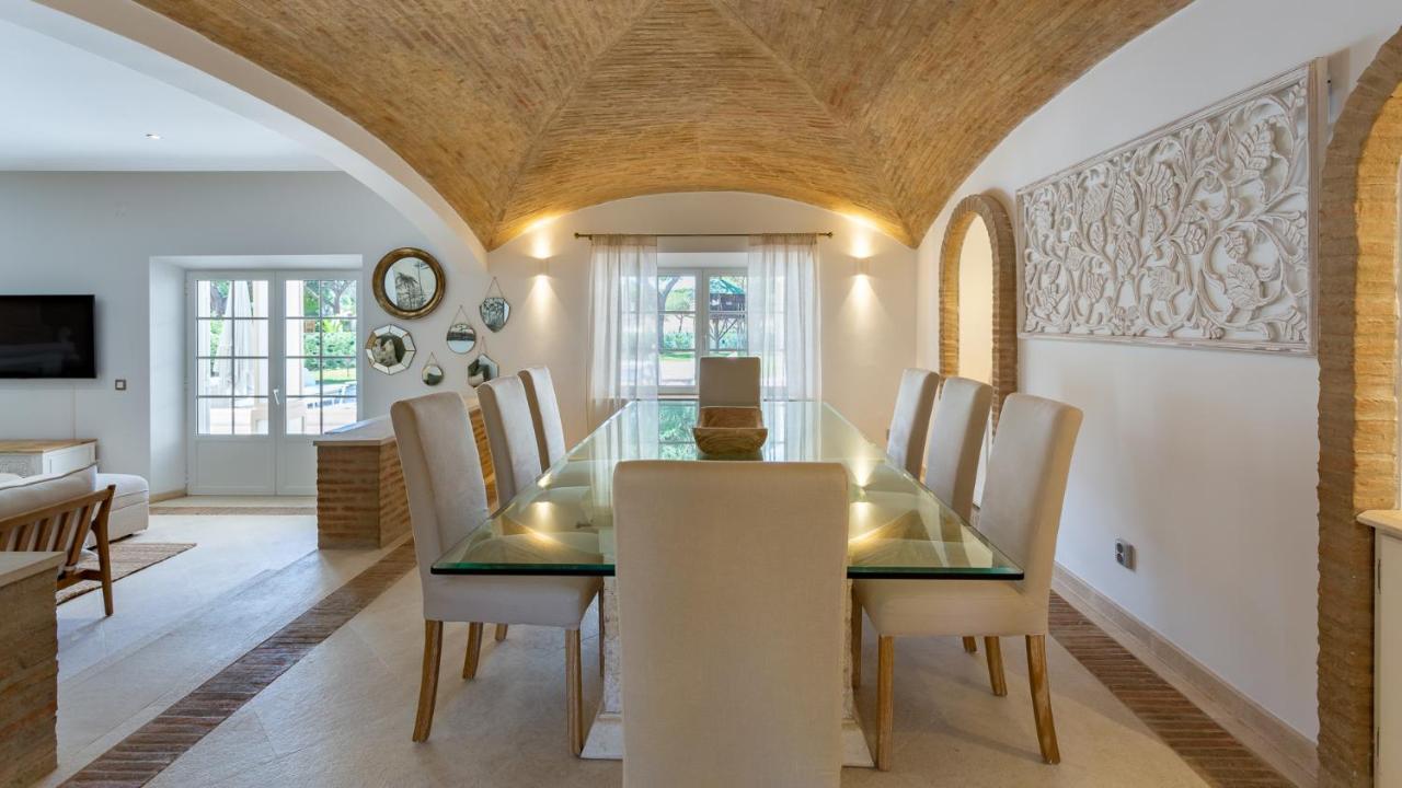 Portuguese Mansion Close To Marina, Golf And Beach. Villa