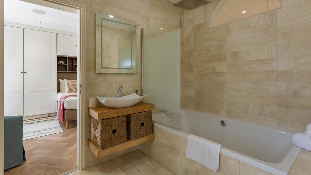 Villa Portuguese Mansion Close To Marina, Golf And Beach. *