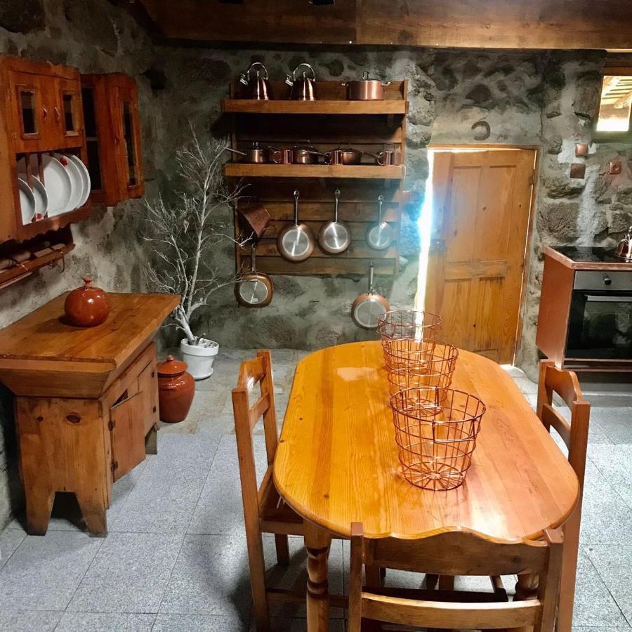 Farm stay Quinta Dos Carvalhos The Wine House Farm In Center Of - Capital Of The Douro *