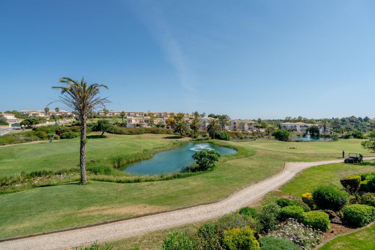 Villa Beautiful On Boavista Golf - Daily Service & Access Lagos