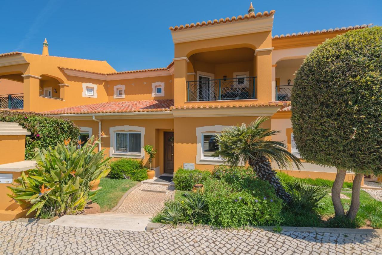 Beautiful On Boavista Golf - Daily Service & Access Villa *