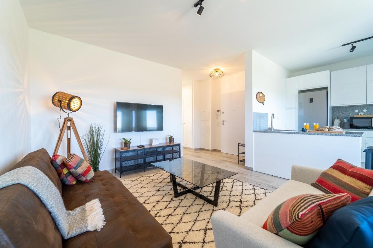Apartment A Gaivota - Walking Distance To Monte Clerigo And Amoreira Beaches
