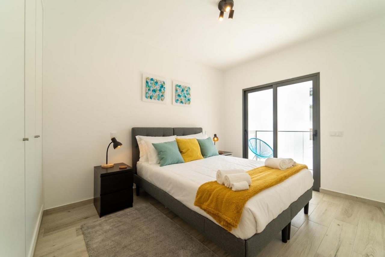 Apartamento A Tarambola - Walking Distance To Monte Clerigo And Amoreira Beaches