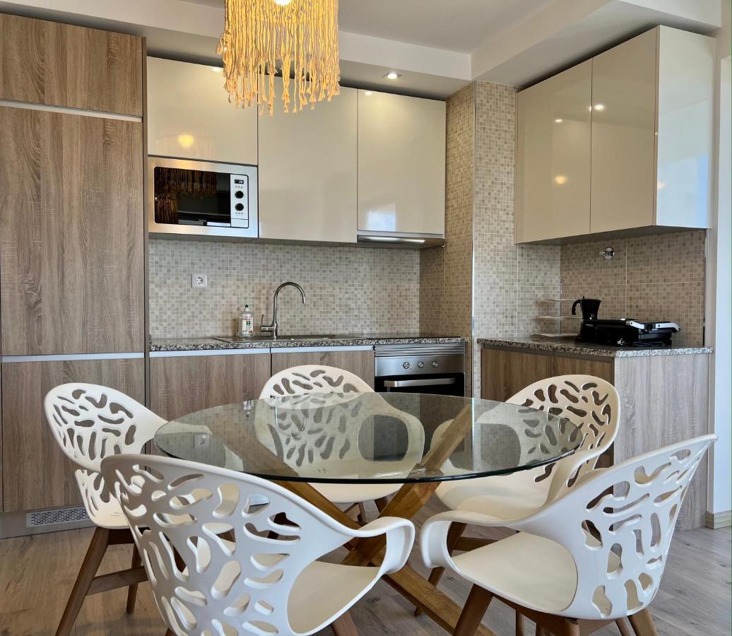 Apartment Mcrame Design Sea View, Beachfront, Swimming Pool, 2bdr, 2bar, 6 Pax, Da Rocha Portimao