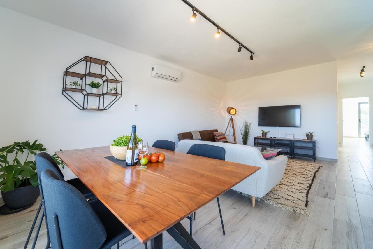 A Gaivota - Walking Distance To Monte Clerigo And Amoreira Beaches Appartement Aljezur