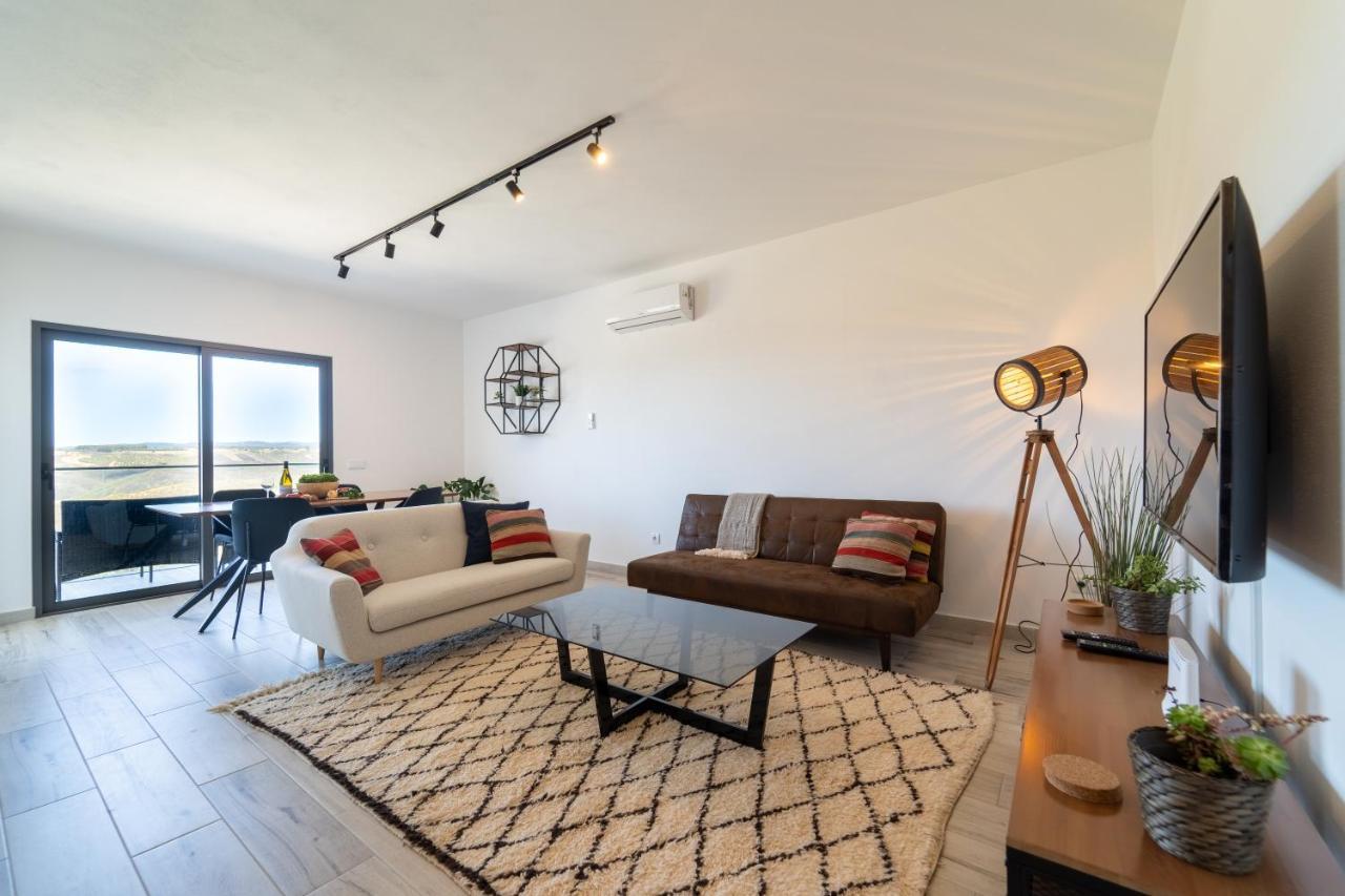 Apartment A Gaivota - Walking Distance To Monte Clerigo And Amoreira Beaches