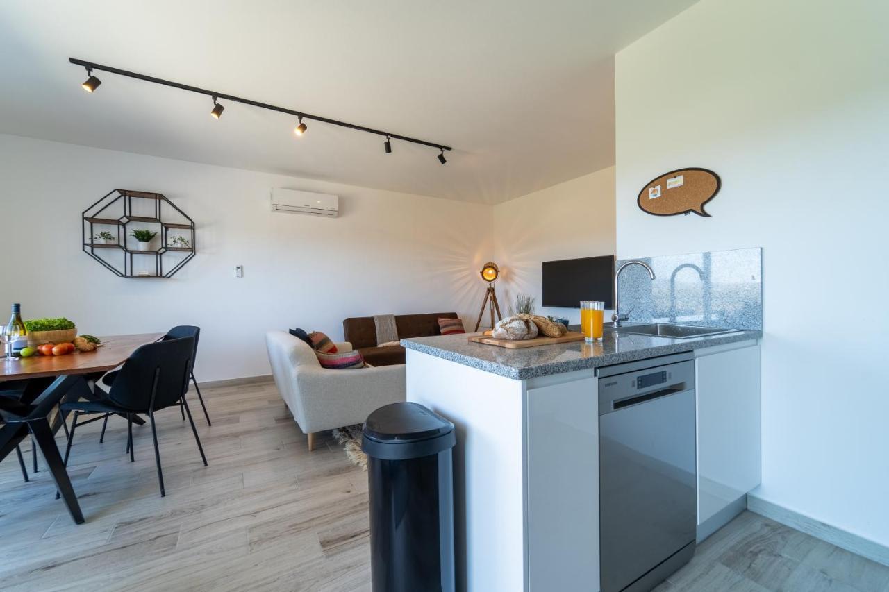 Appartement A Gaivota - Walking Distance To Monte Clerigo And Amoreira Beaches *