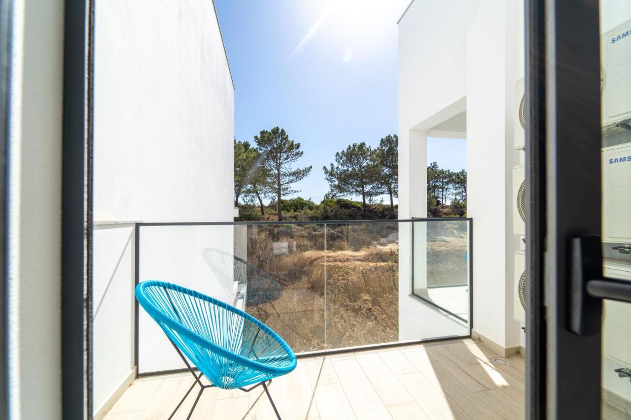 A Gaivota - Walking Distance To Monte Clerigo And Amoreira Beaches Appartement