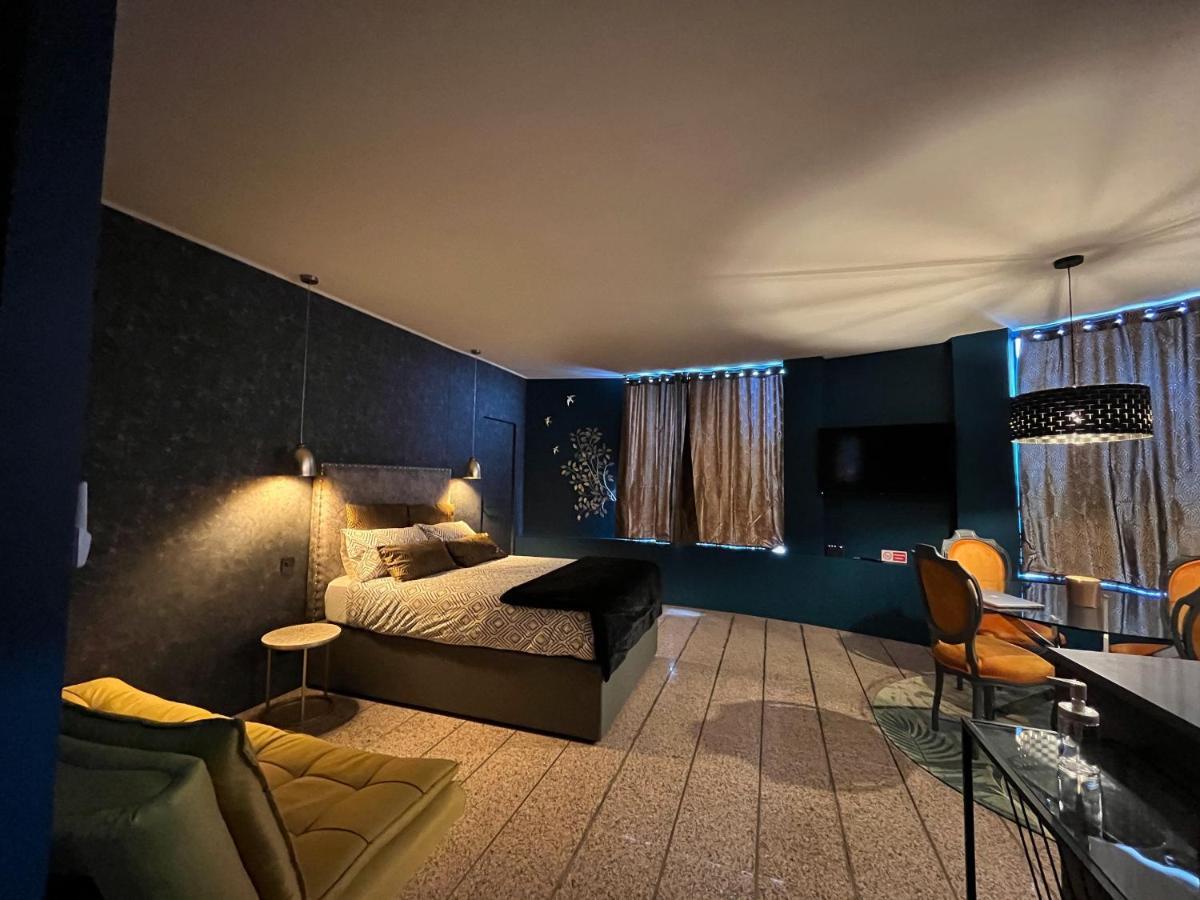 Blue Point Apartment *