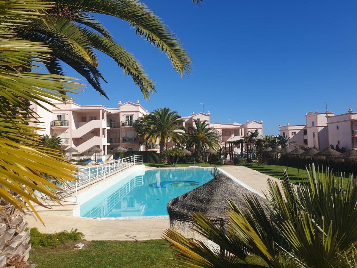 Top-floor 2 Bedroom With Sea View And Pool