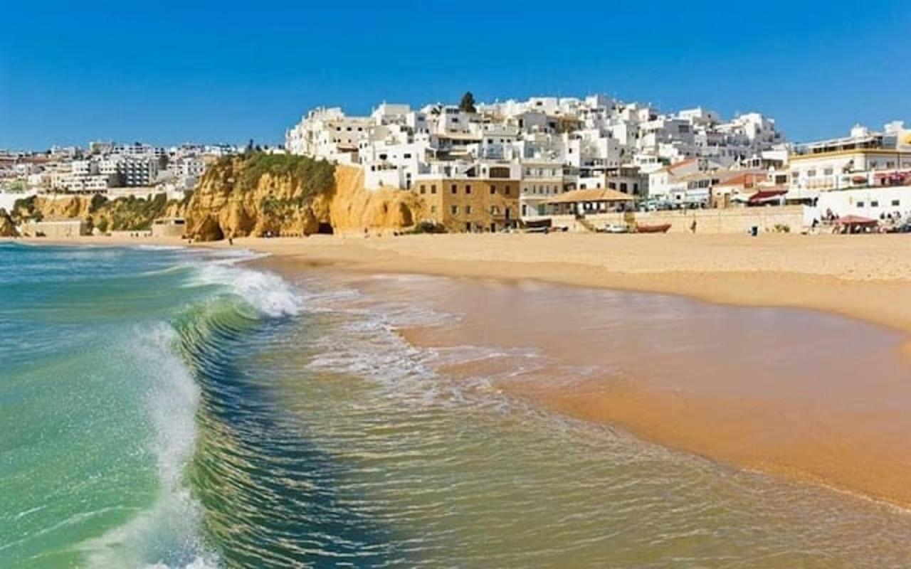 Сasa de vacaciones Spacious House With Private Pool In