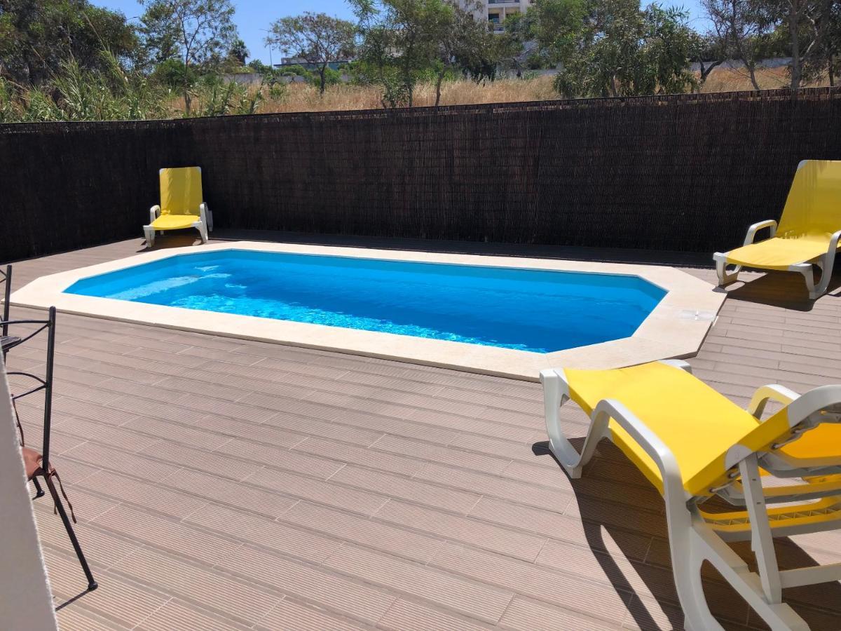 Сasa de vacaciones Spacious House With Private Pool In *