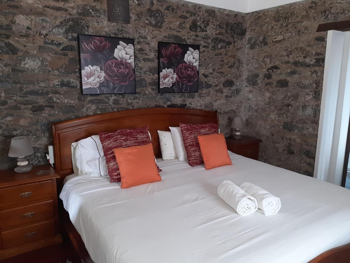Casa Velha D Fernando E Casa Avo Augusta