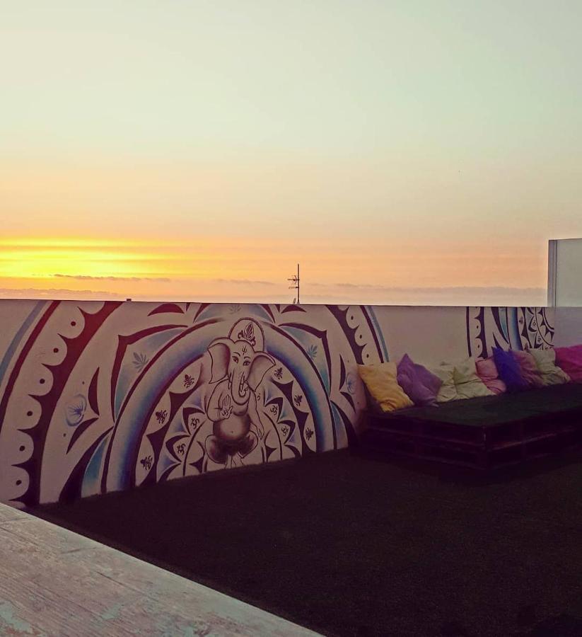 Arthouse Surf